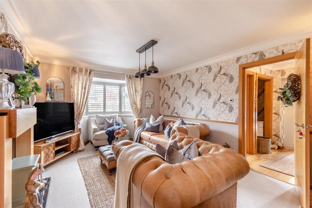 8604901-interior16.jpg