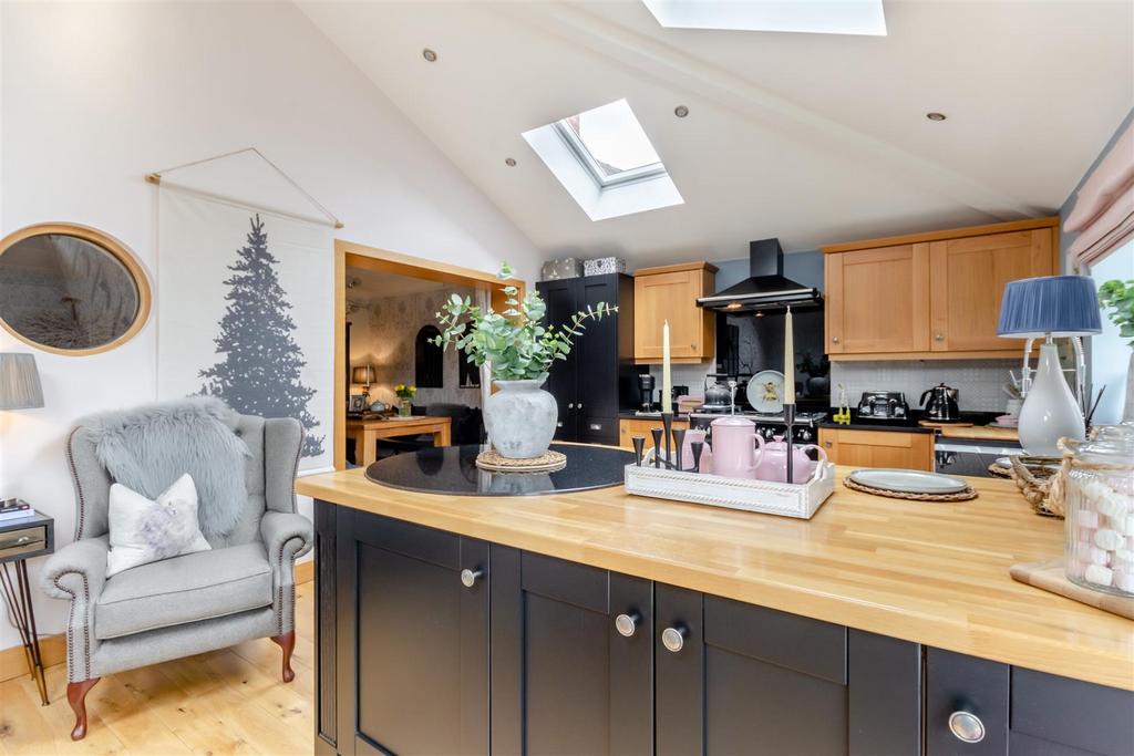 8604901-interior32.jpg