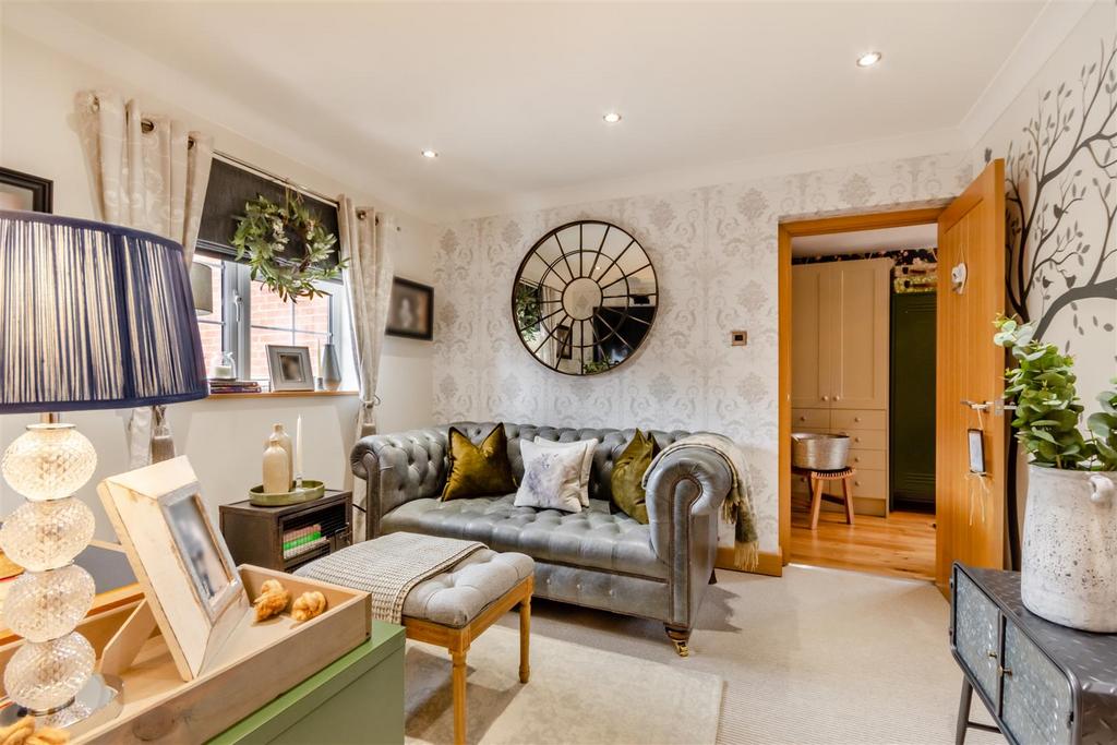 8604901-interior19.jpg