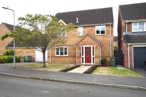 4 bedroom detached house to rent, Charlock Drive, Stamford