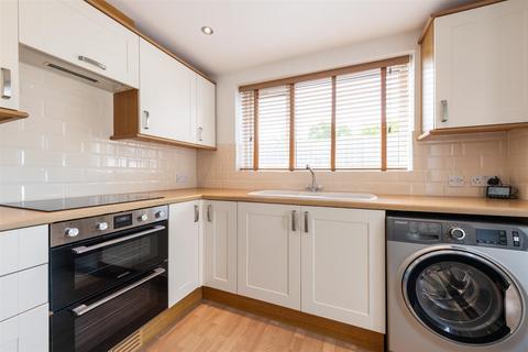 1 bedroom chalet to rent, Warwick Road, Knowle