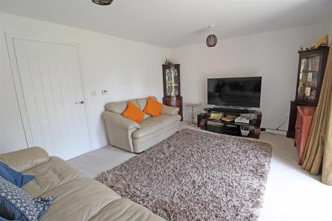 3 bedroom link detached house to rent, Marigold Crescent, Didcot