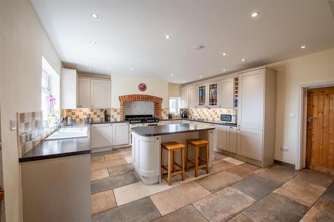 4 bedroom detached house for sale, Darlington Road, Northallerton DL6