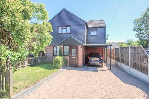 3 bedroom detached house for sale, Larchwood Gardens, Pilgrims Hatch, Brentwood