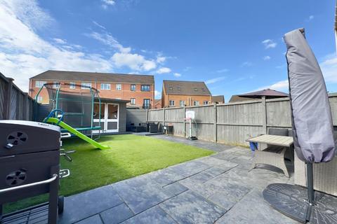 4 bedroom semi-detached house for sale, Eshlands Brook, Monk Bretton, Barnsley