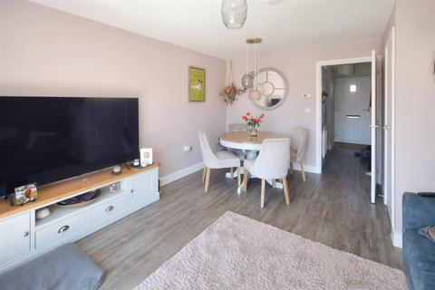 2 bedroom end of terrace house for sale, Lakeside Drive, Gillingham