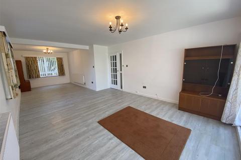 3 bedroom flat to rent, Sutherland Avenue, Bexhill-On-Sea