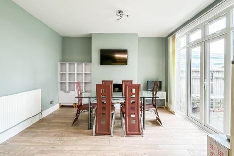 64 Calcott Road, Bristol, BS4 2HE