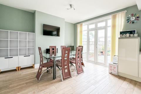 64 Calcott Road, Bristol, BS4 2HE