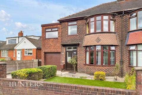 4 bedroom semi-detached house for sale, Broadway, Chadderton, Oldham