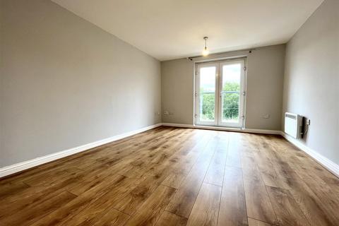 2 bedroom flat to rent, Sorbus Road, Broxbourne