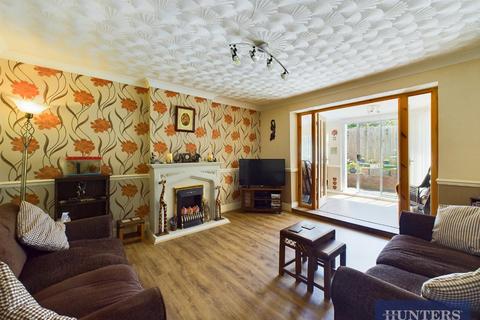 3 bedroom semi-detached house for sale, Dale Edge, Eastfield, Scarborough