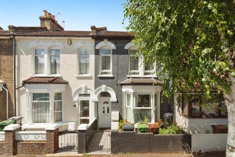 1 bedroom flat for sale, Haroldstone Road, London