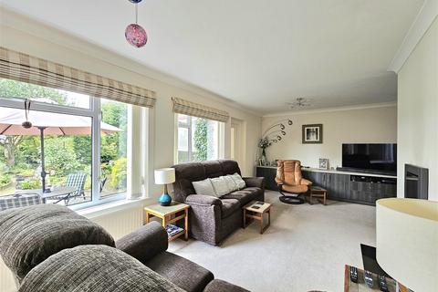 16 Oaklands Road, Etwall, Derby, DE65 6JD