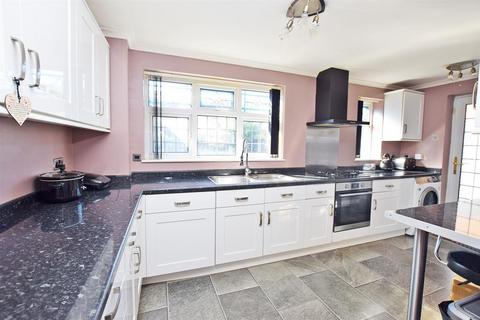 4 bedroom detached house for sale, Caldecote Close, Rainham, Gillingham