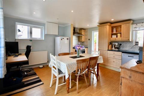 7 Quantock Way, Kingston St Mary, Taunton, TA2 8JG