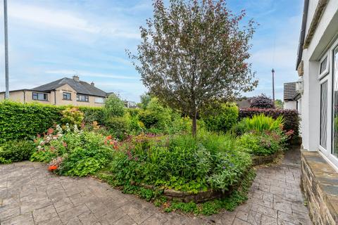 2 bedroom semi-detached bungalow for sale, Tranfield Avenue, Guiseley LS20