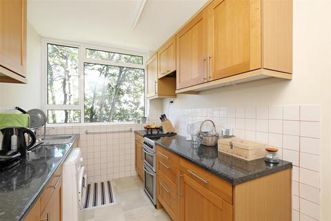 1 bedroom flat for sale, Portinscale Road, London