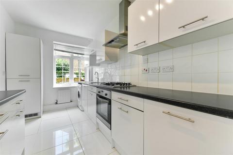 3 bedroom flat for sale, Garratt Lane, Tooting SW17