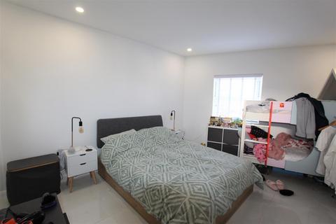 1 bedroom apartment to rent, Montgomery Road, Gillingham ME7