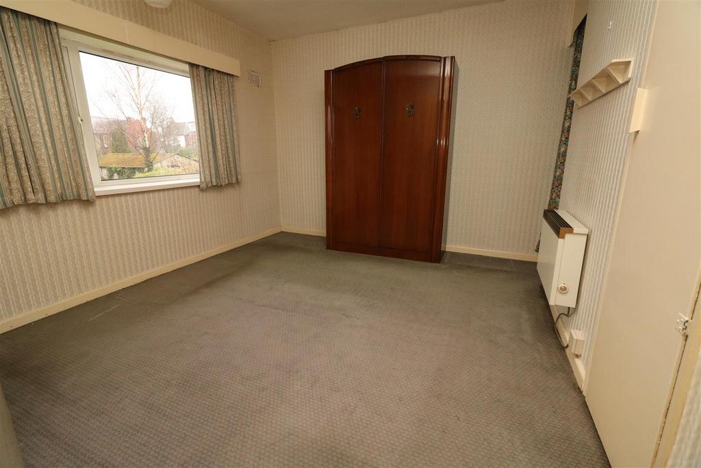 Rear bedroom