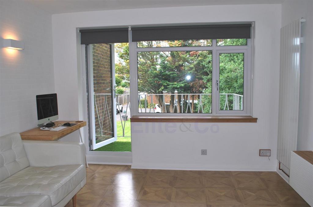 Bromley Road, Beckenham, BR3 1 bed property for sale £285,000