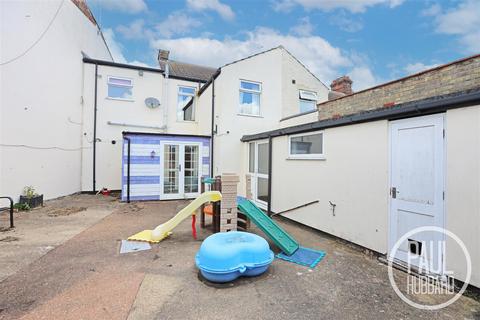 3 bedroom end of terrace house for sale, St. Peters Street, Lowestoft, NR32