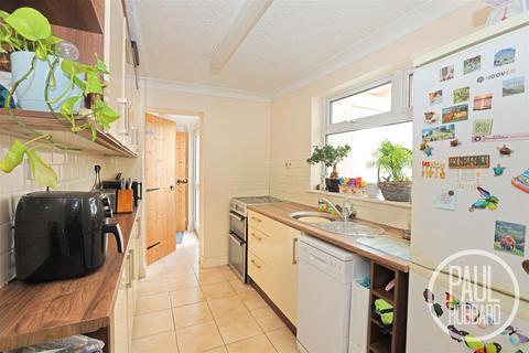 3 bedroom end of terrace house for sale, St. Peters Street, Lowestoft, NR32