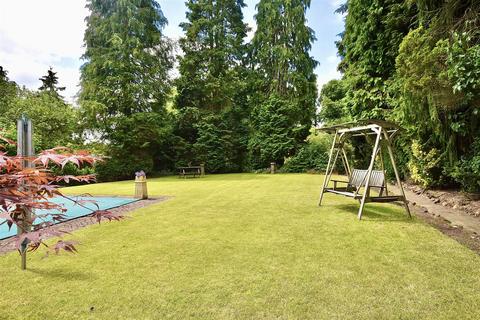 5 bedroom detached house for sale, Fir Trees, Plantation Road, Leighton Buzzard