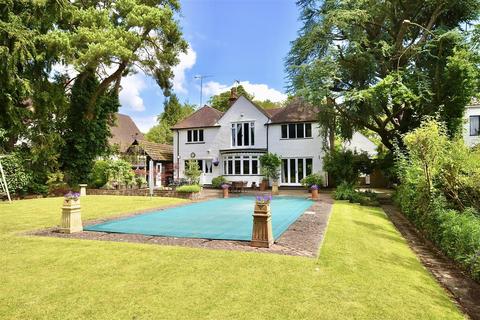 5 bedroom detached house for sale, Fir Trees, Plantation Road, Leighton Buzzard