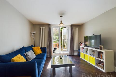Flat 1, 19 Moreton Road, South Croydon, CR2 7DN