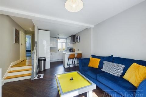 Flat 1, 19 Moreton Road, South Croydon, CR2 7DN