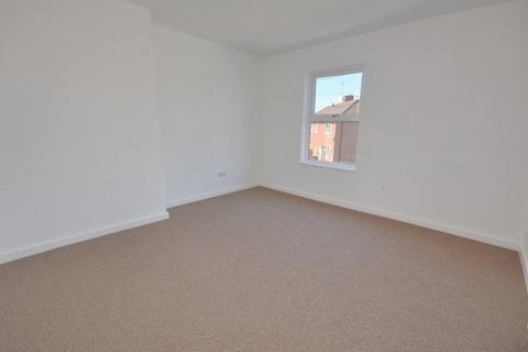 2 bedroom terraced house to rent, Westfields, Castleford, WF10
