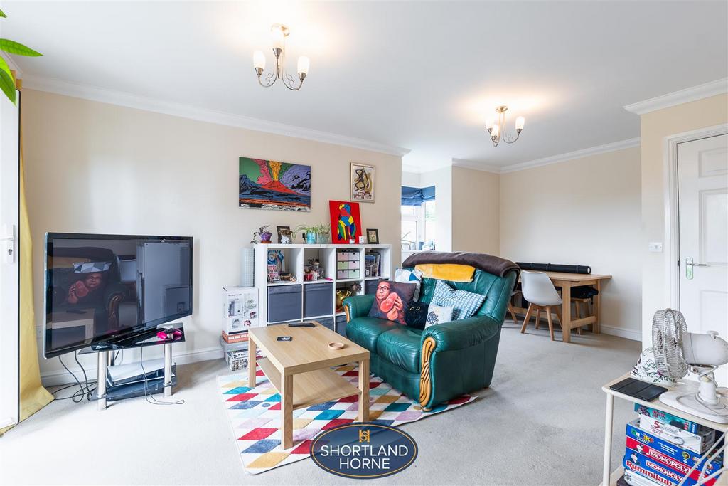 Living room-3.jpg