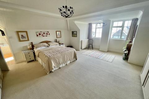 4 bedroom detached bungalow for sale, Vapron Road, Plymouth PL3