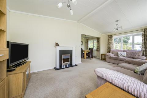 2 bedroom detached house for sale, Meadow Close, Bricket Wood, St. Albans