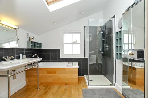 130 Lordship Road, London, N16 0QL