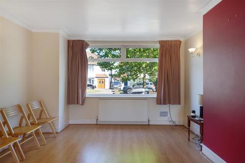 25 Carlton Avenue West, Wembley, HA0 3RE