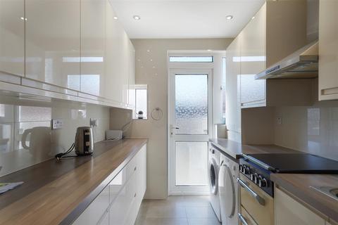 25 Carlton Avenue West, Wembley, HA0 3RE