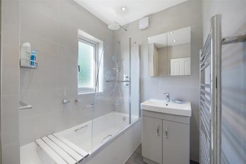25 Carlton Avenue West, Wembley, HA0 3RE