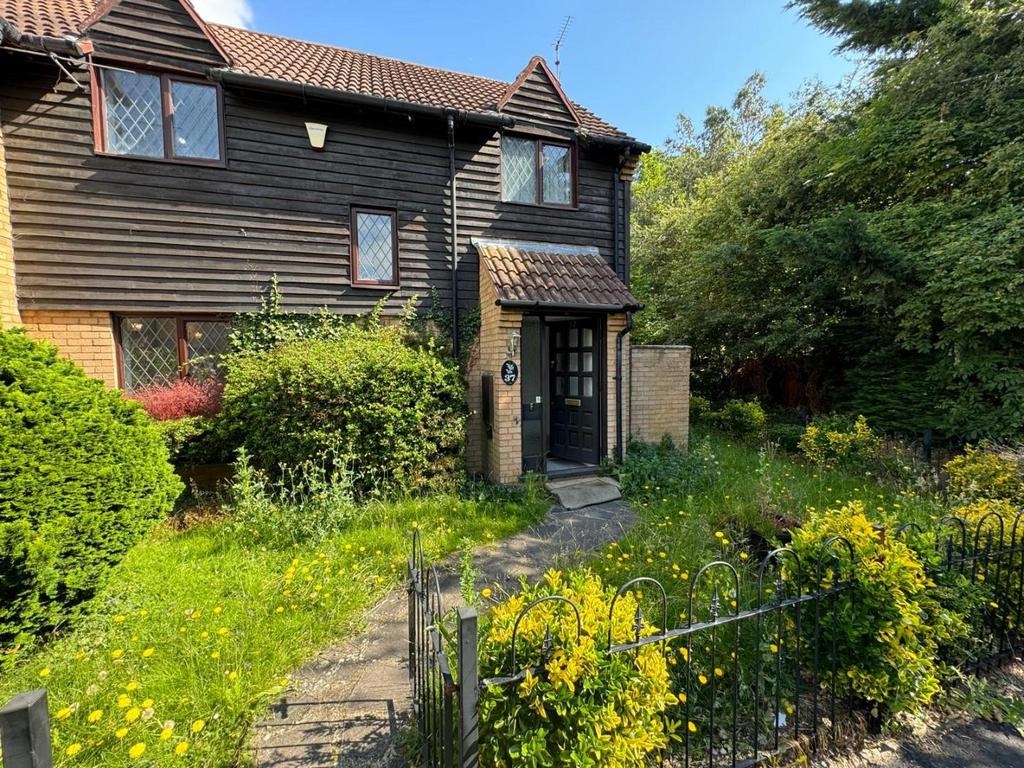 Lower Meadow, Cheshunt 3 bed property to rent £2,100 pcm (£485 pw)