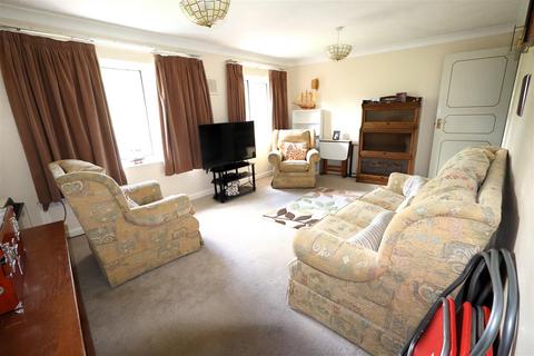 1 bedroom retirement property for sale, The Cloisters, Priest Hill, Caversham