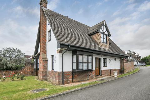 3 bedroom detached house for sale, Turnberry Drive, Bricket Wood, St. Albans