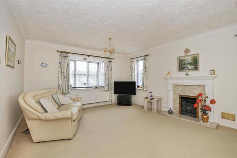 3 bedroom detached house for sale, Turnberry Drive, Bricket Wood, St. Albans