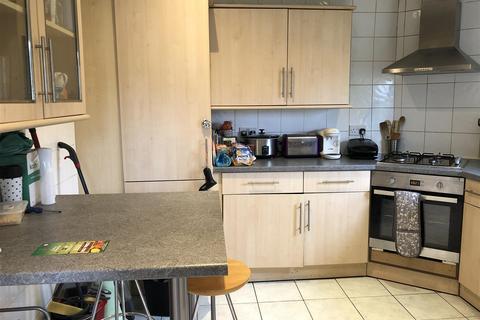 4 bedroom apartment to rent, Sunningfields Road, Hendon, London, NW4