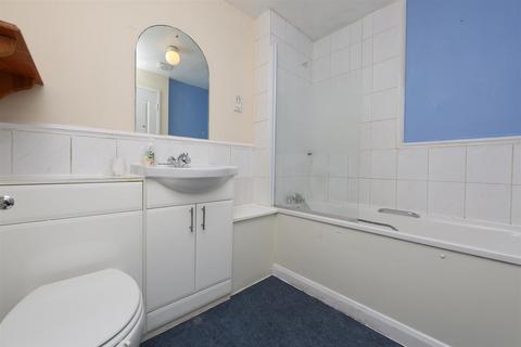 1 bedroom apartment to rent, Pearl Court, Heton Gardens, Hendon, London, NW4