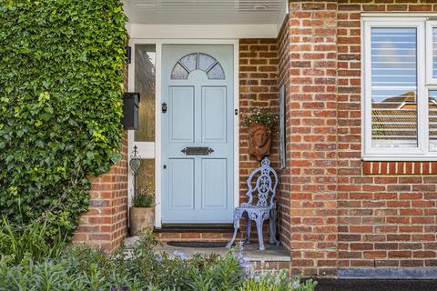 154 Princess Drive, Seaford, BN25 2TS