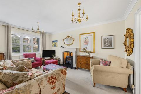 154 Princess Drive, Seaford, BN25 2TS