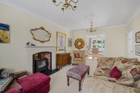 154 Princess Drive, Seaford, BN25 2TS