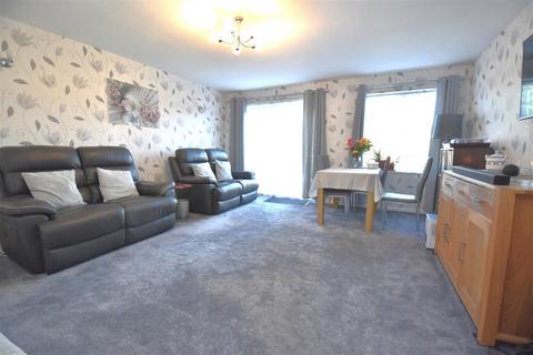 3 bedroom terraced house for sale, Warwick Drive, Rochford